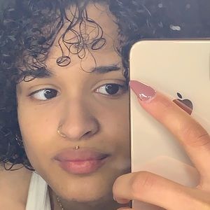 Meet your Posher, Kacey